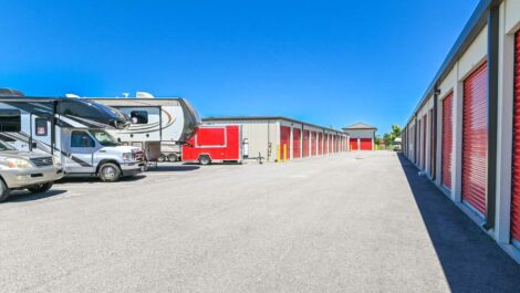 Side view of a exterior of a self-storage facility.